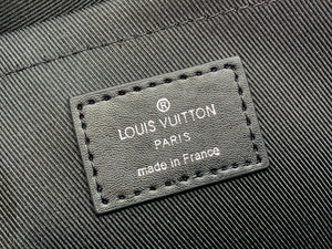 L v pouch