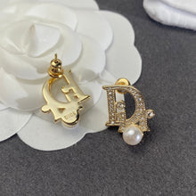 Load image into Gallery viewer, D i o r earrings