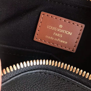 Lv monogram black