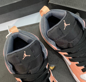 Air Jordan peach