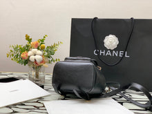 Load image into Gallery viewer, C h a n e l backpack 18×18×12cm