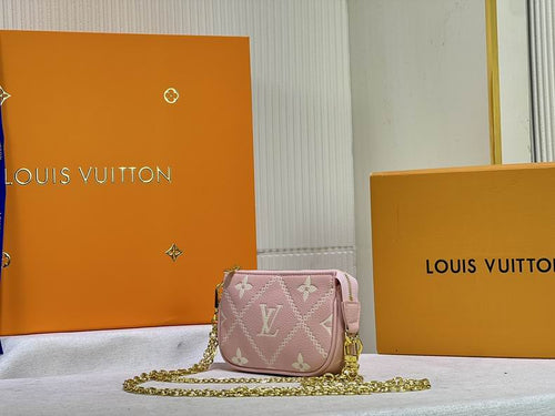 L v pink pouch