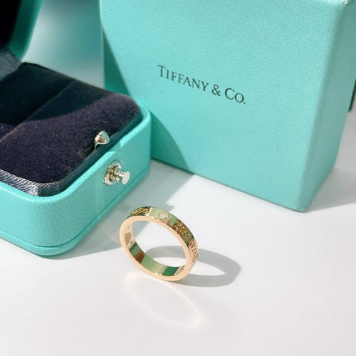 T I f f a n y ring