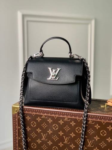 L v black