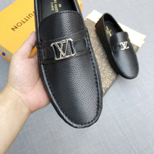 Load image into Gallery viewer, L v loafers