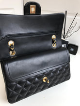 Load image into Gallery viewer, Chanel classic 25cm
