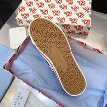 Load image into Gallery viewer, G u c c I baja slip on