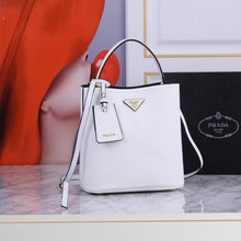 Load image into Gallery viewer, P r a d a white 23cm