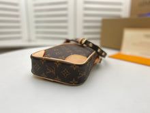 Load image into Gallery viewer, L v pouch 12*17*4