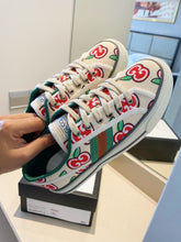 Load image into Gallery viewer, G u c c I tennis sneakers