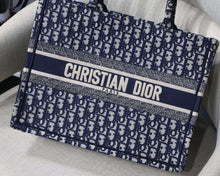 Load image into Gallery viewer, Dior medium 36 cm