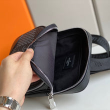 Load image into Gallery viewer, L v pouch