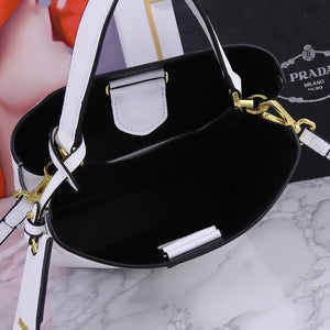 P r a d a white 23cm