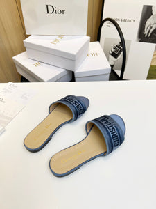 D I o r slides