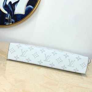 Pouchette new white