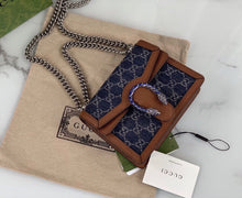 Load image into Gallery viewer, Gucci W20 H15.5 D5cm