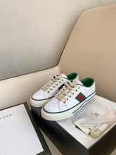 Load image into Gallery viewer, G u c c I tennis sneakers