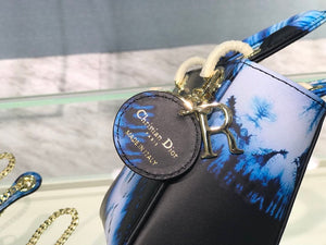 Dior water