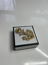 Load image into Gallery viewer, C h a n e l brooch