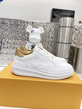 Load image into Gallery viewer, L v sneakers white