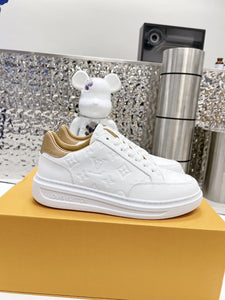 L v sneakers white