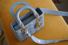 Load image into Gallery viewer, Lady d light blue