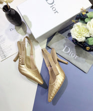 Load image into Gallery viewer, Dior gold