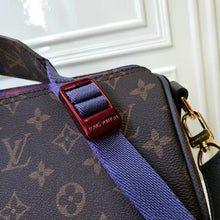 Load image into Gallery viewer, Lv duffel