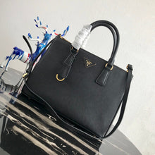 Load image into Gallery viewer, Saffiano black