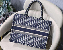Load image into Gallery viewer, Dior medium 36 cm