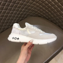 Load image into Gallery viewer, L v sneakers white 21