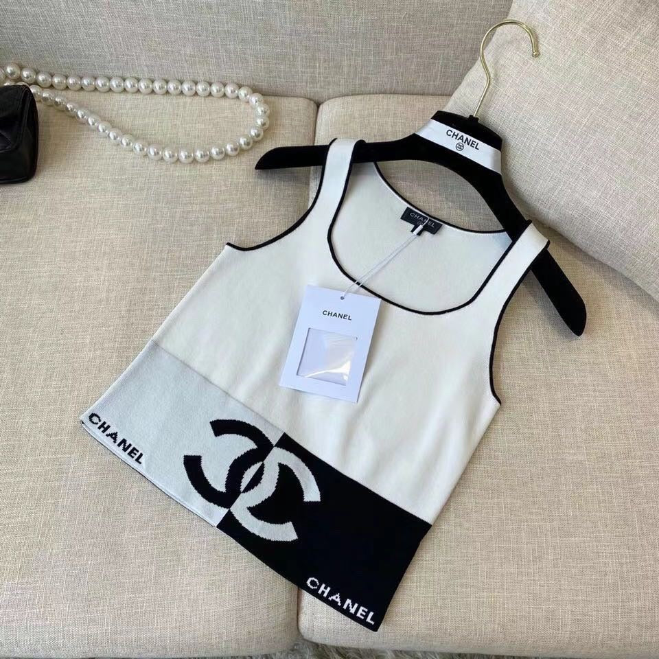 Chanel Crop Top - black/white  Crop top outfits, Clothes, Tops