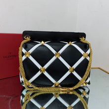 Load image into Gallery viewer, V Garavani Roman Stud 28x20x12cm