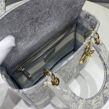 Load image into Gallery viewer, D i o r lady gray 24cm