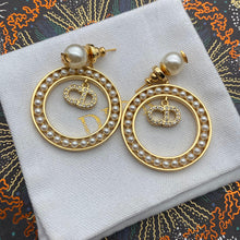 Load image into Gallery viewer, D i o r earrings