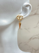 Load image into Gallery viewer, D i o r earrings
