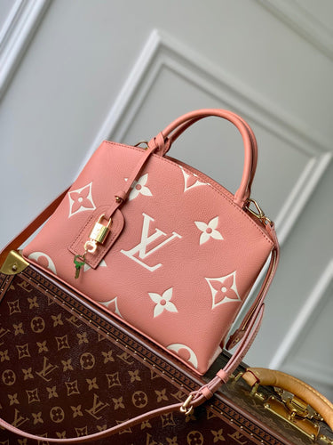L v tote