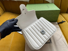 Load image into Gallery viewer, G u c c i marmont 21/15.5/8cm