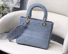 Load image into Gallery viewer, D lady light blue