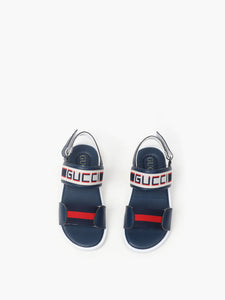 G u c c I slides