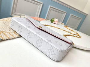 Lv pochette white