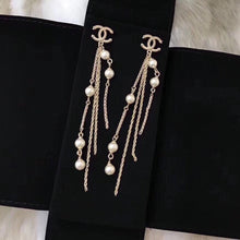 Load image into Gallery viewer, C h a n e l earrings