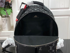 L v backpack black