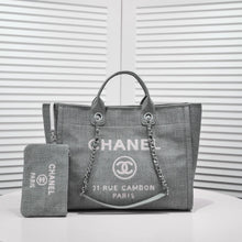 Load image into Gallery viewer, C h a n e l tote