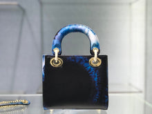 Load image into Gallery viewer, Dior water