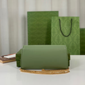 G u c c i crossbody
