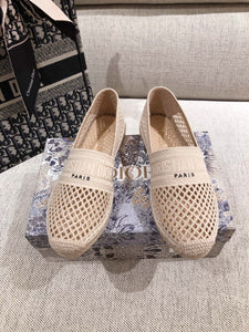 D i o r slides cream