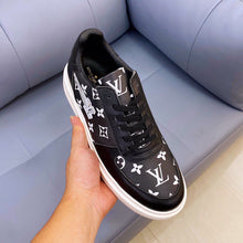 Load image into Gallery viewer, L v sneakers 21