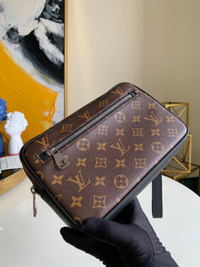 Lv new pouch