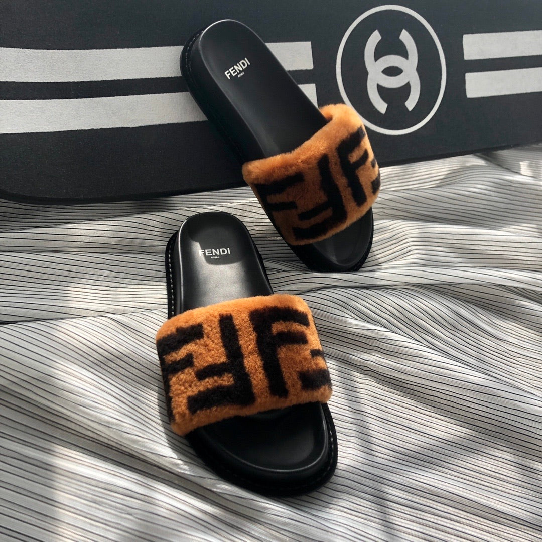 Fendi fur online slippers